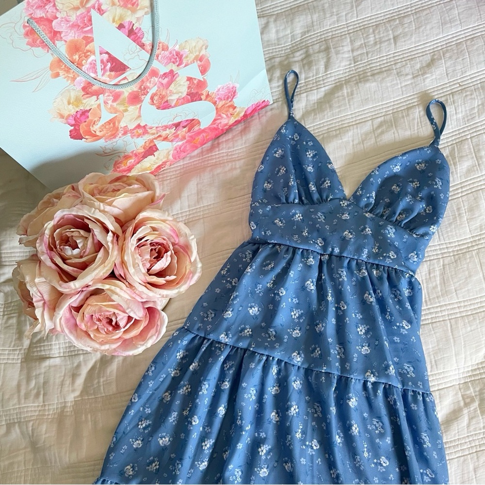 NWT small blue floral mini dress with tie bow in the back - Picture 4 of 11